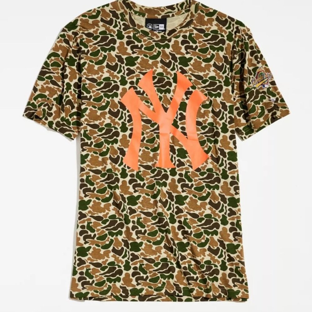 New Era New York Yankees Camo T-Shirt 1996 World Series Patch